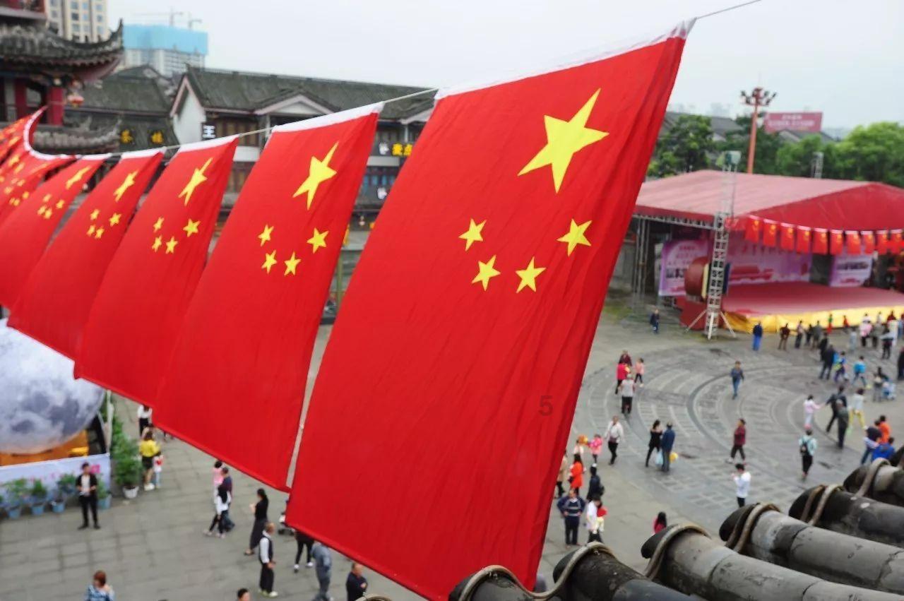 我是1999年农历正月25日天刚亮出生的男，请大师给我看一下命好不好？